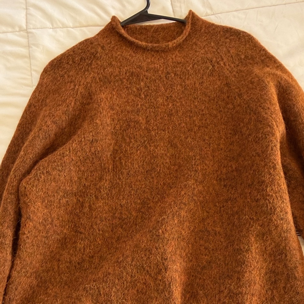 Banana Republic Men's Warm Brown Crewneck Sweater